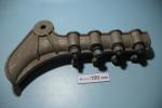 GRAMPO ANCORAGEM PASSANTE; APLICACAO CABO CA-CAA; TIPO RETO GARFO LONGO; MATERIAL LIGA DE ALUMINIO; ELEMENTO DE FIXACAO PARAFUSO, PORCA; TIPO DE ENGATE PARAFUSO, PORCA; PROTECAO SUPERFICIAL ZINCADO POR IMERSAO A QUENTE; FAIXA DE SECOES DO CABO DE COBRE (120 MM2) ATE 636 MCM; CARGA DE RUPTURA 11280 DAN